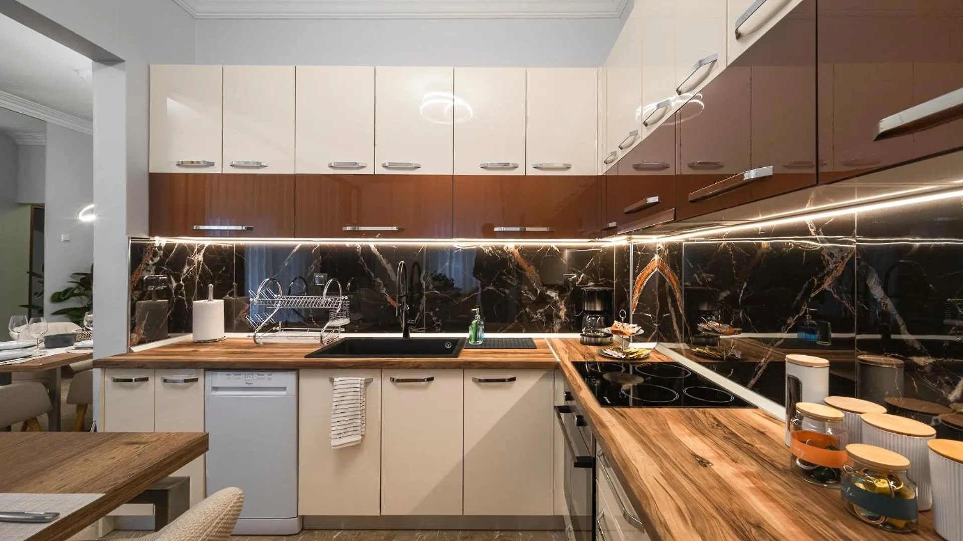 P Deluxe Suites 4 Selanik